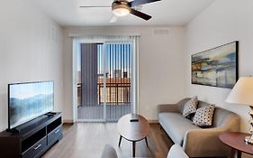 Chic Modern 3Br Apartment By Stay Gia